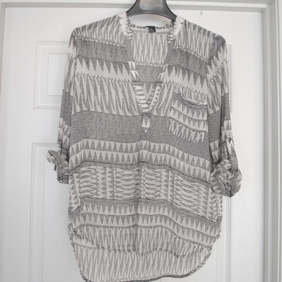 Forever 21 Tops - Geometric Print Top